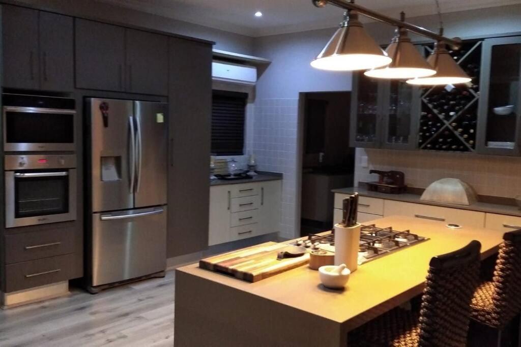 Pecanwood Estate Luxury Villa 5 Bedrooms With Pool Hartbeespoort Dış mekan fotoğraf